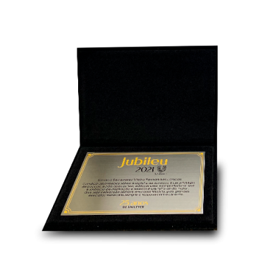 Placa com estojo personalizada